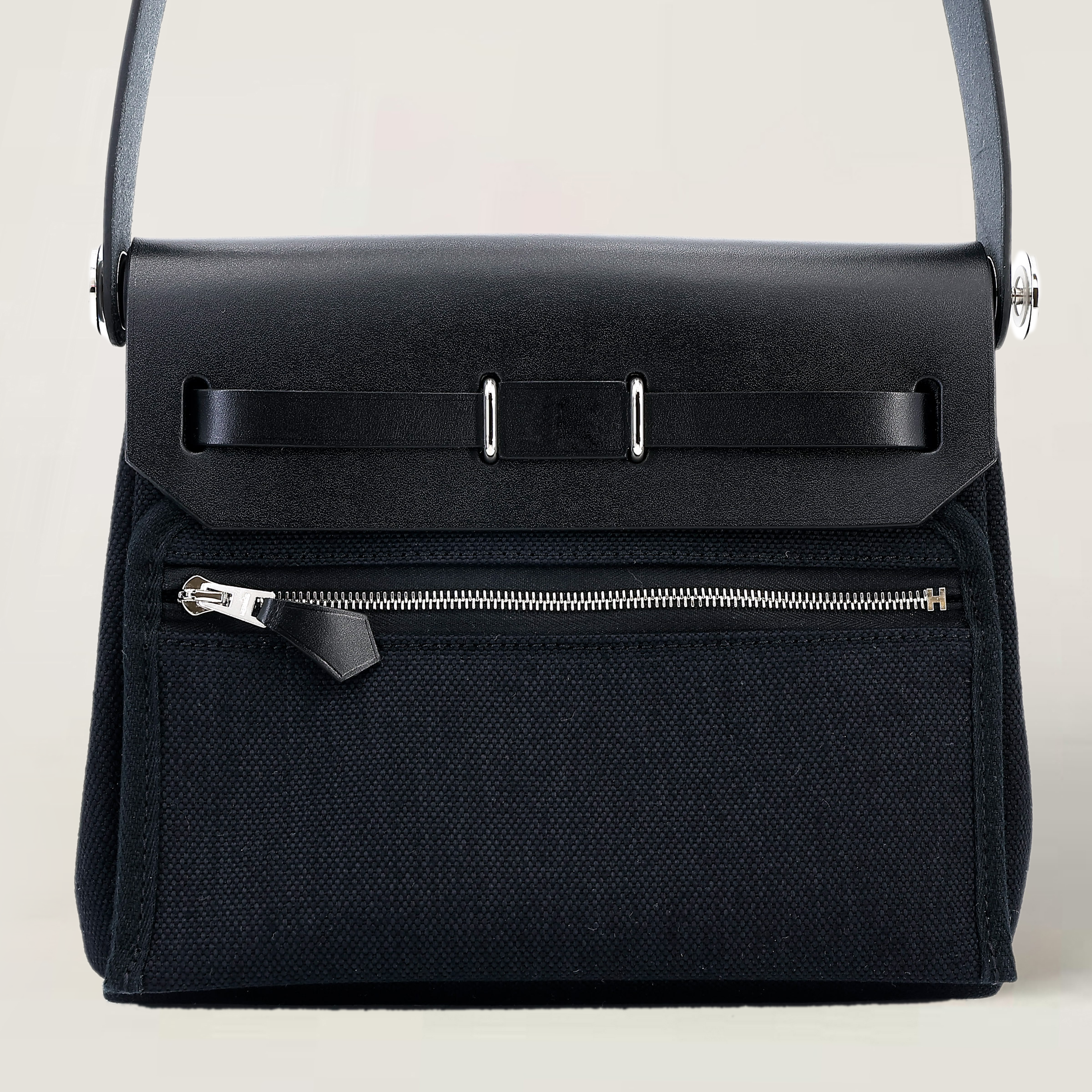 Herbag Zip Mini 20 Noir Vache Hunter Canvas (2)