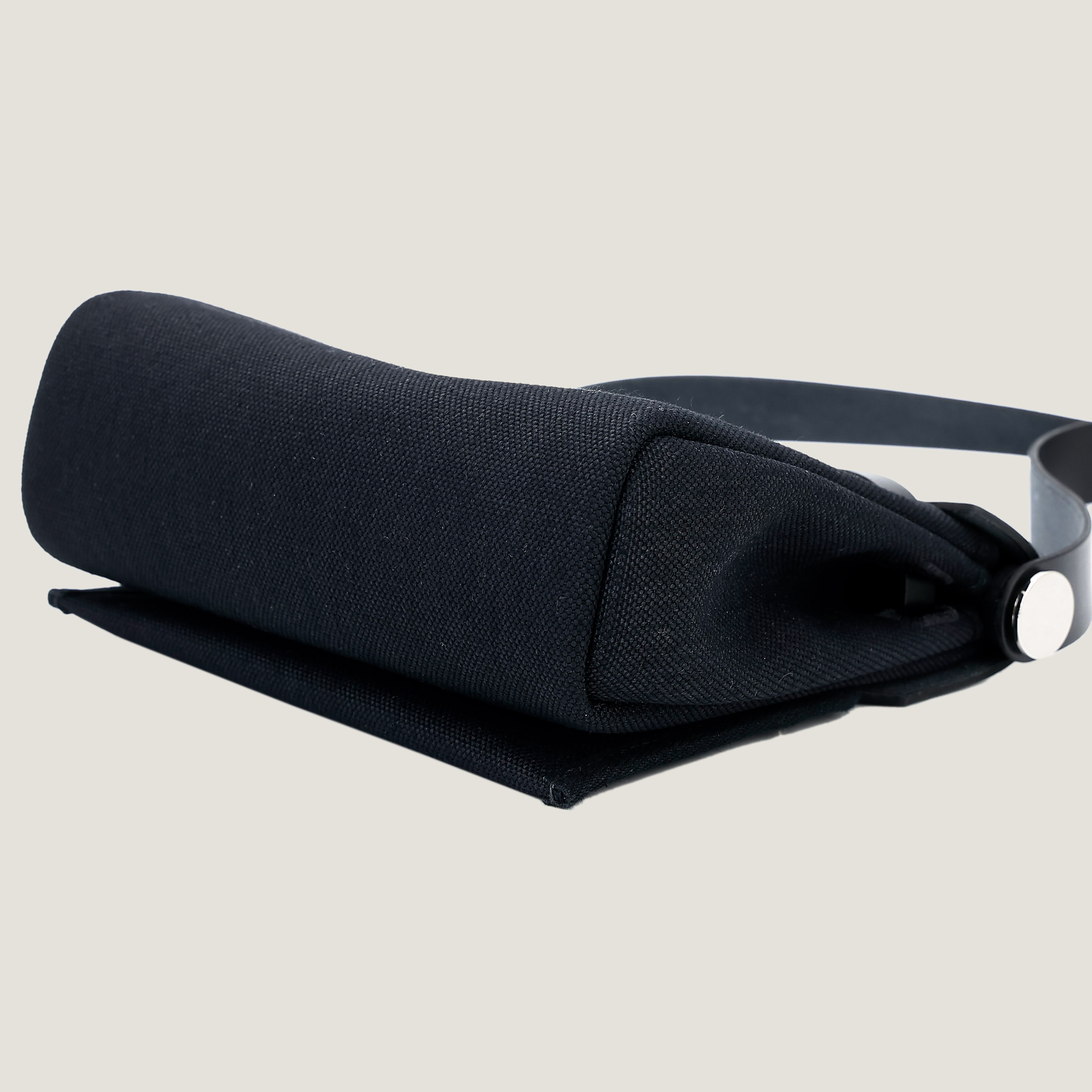 Herbag Zip Mini 20 Noir Vache Hunter Canvas (3)