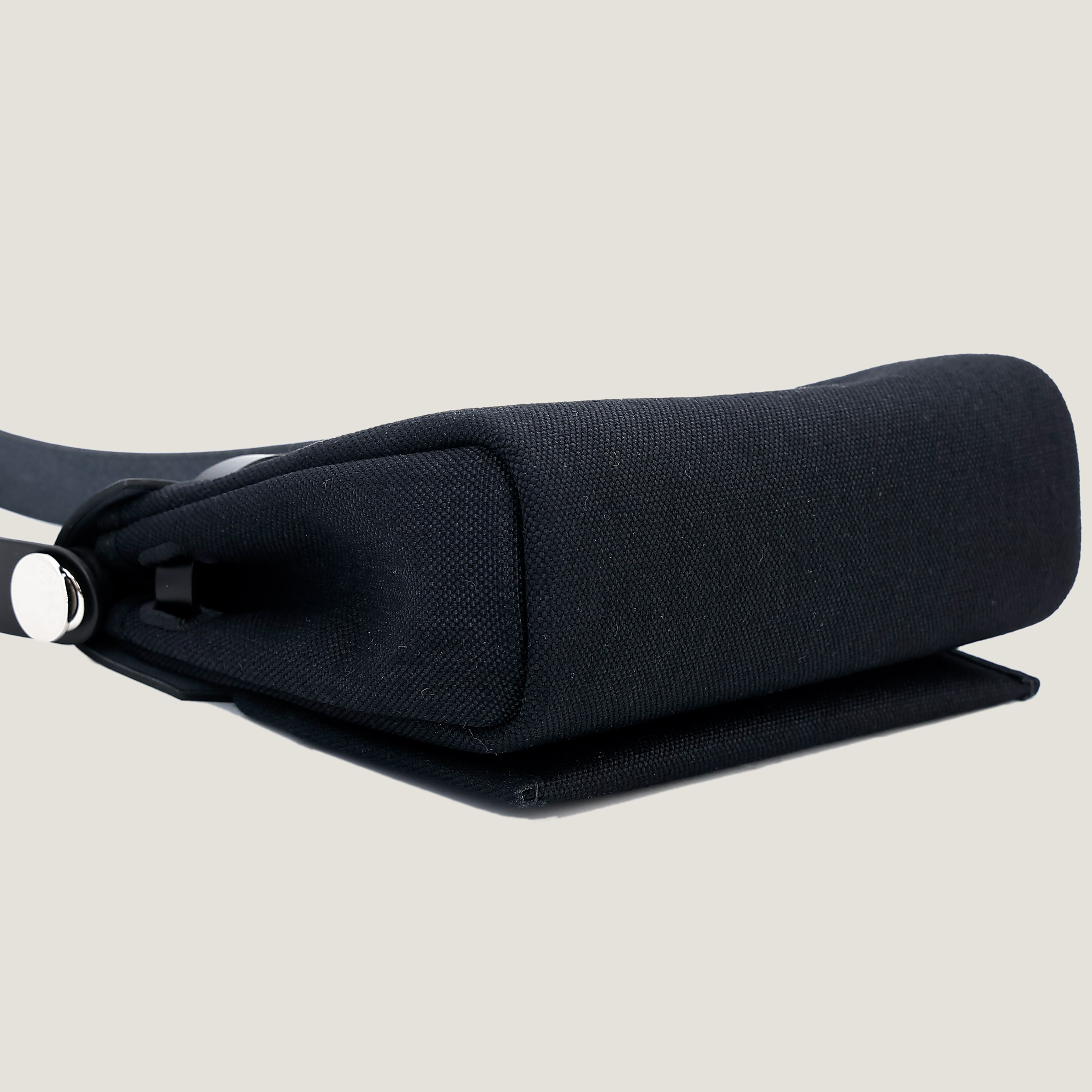 Herbag Zip Mini 20 Noir Vache Hunter Canvas (4)