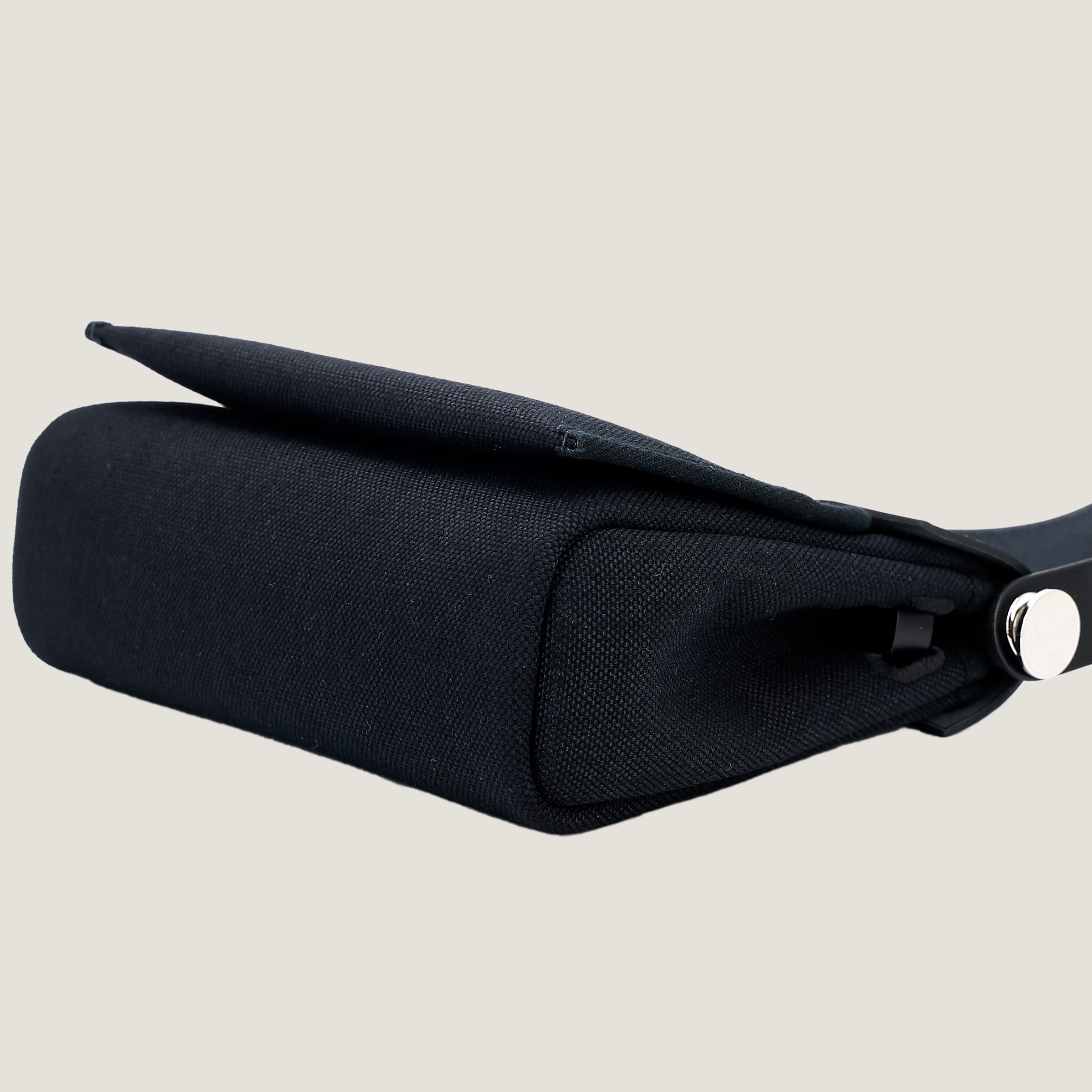 Herbag Zip Mini 20 Noir Vache Hunter Canvas (5)