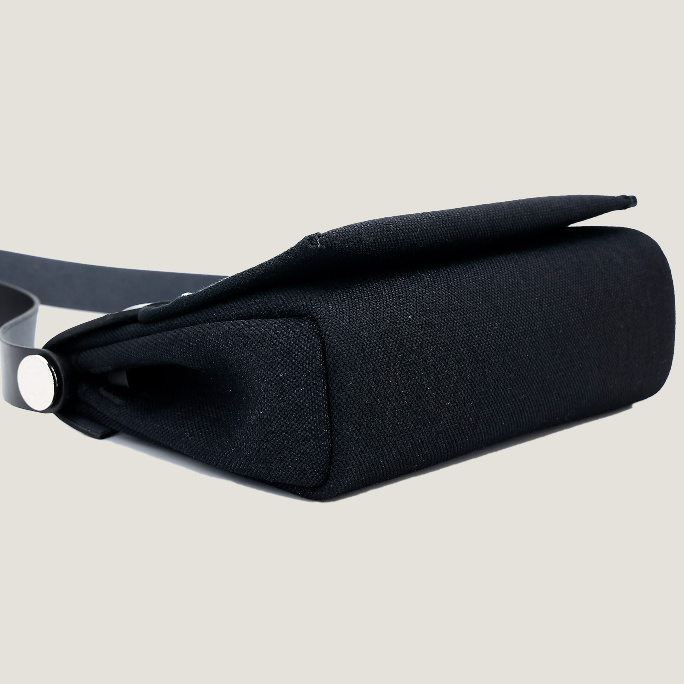 Herbag Zip Mini 20 Noir Vache Hunter Canvas (6)