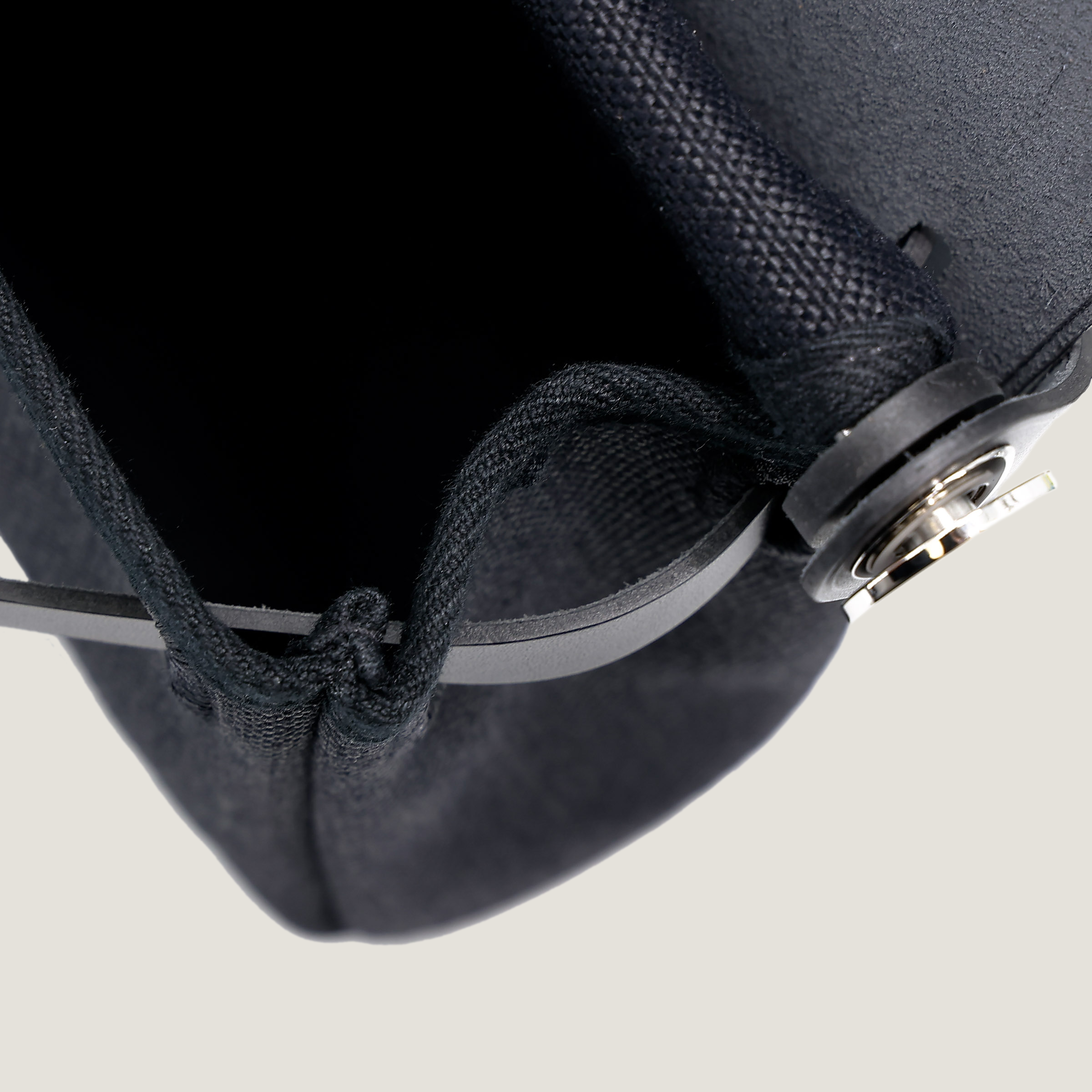 Herbag Zip Mini 20 Noir Vache Hunter Canvas (8)