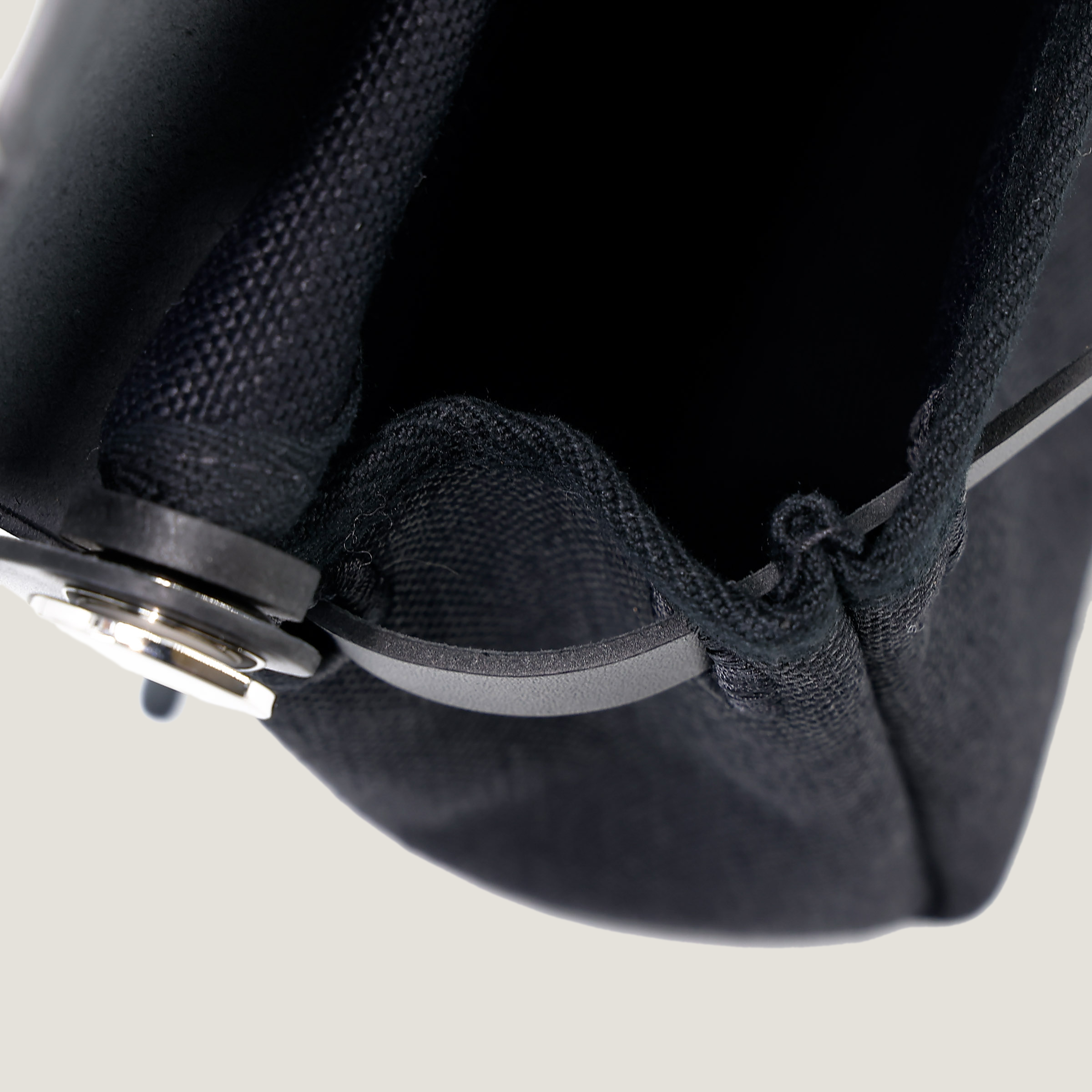 Herbag Zip Mini 20 Noir Vache Hunter Canvas (9)