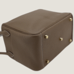 10001封面琳蒂大象灰