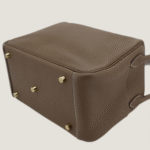 10001封面琳蒂大象灰