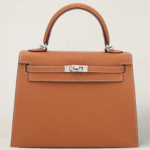 10001封面凯莉金棕银扣