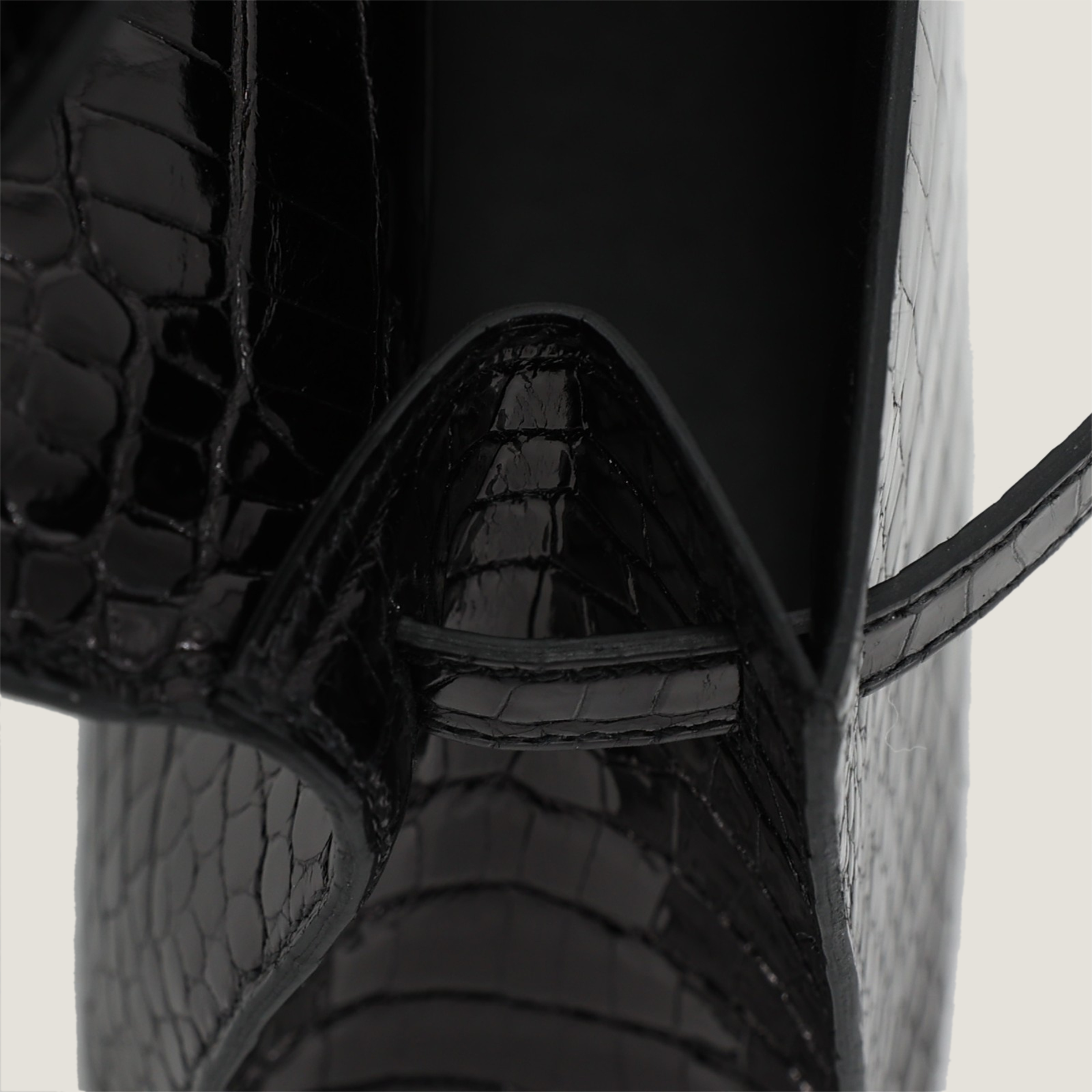 凯莉一代湾鳄黑 (8)