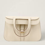 10001封面哈尔赞奶昔白