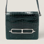 10001封面美洲鳄猪鼻子修