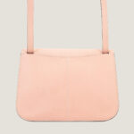 10001封面哈尔赞粉色