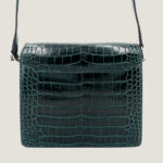 10001封面美洲鳄猪鼻子修