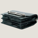 10001封面美洲鳄猪鼻子修