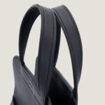 10001封面哈尔赞奶昔白