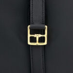 10001封面哈尔赞奶昔白