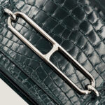 10001封面美洲鳄猪鼻子修