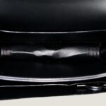 10001封面康康美洲鳄黑色