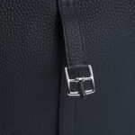 10001封面哈尔赞黑色25