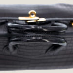 10001封面湾鳄雾面