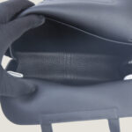 10001封面哈尔赞黑色25