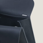 10001封面哈尔赞黑色25